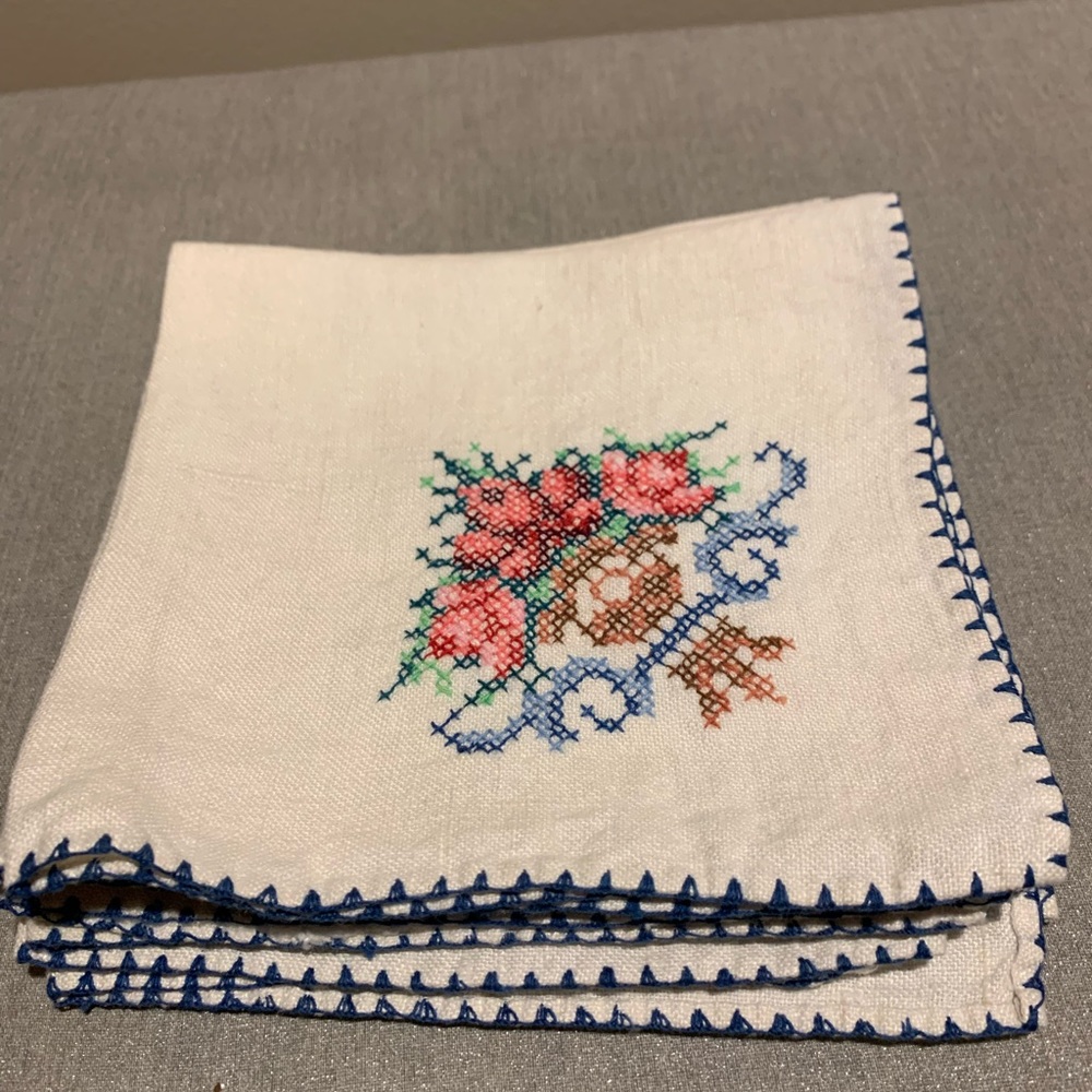Vintage cross stitch napkins (4)